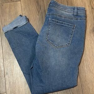 FOR THE REPUBLIC ankle jeans distressed cute spring and summer jeans! Size 10/29